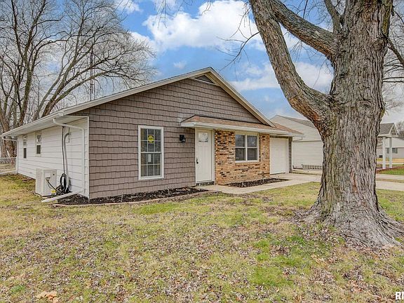 3rd image of 2077 Stonehenge Rd