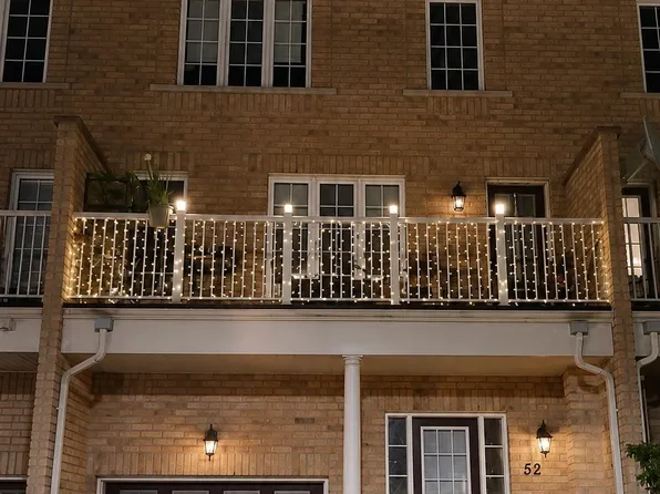 52 Ignatius Ln, Toronto, ON M1E 0A3