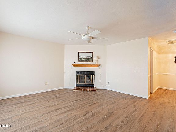 3rd image of 3249 W MARYLAND Avenue