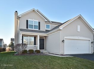 160 Reston Ln, Gilberts, IL 60136