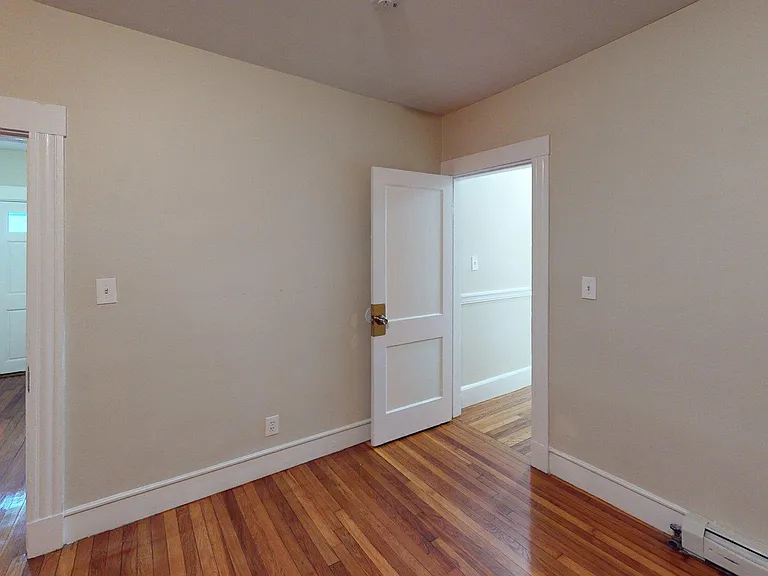 122 Gladstone St #A — Photo 7