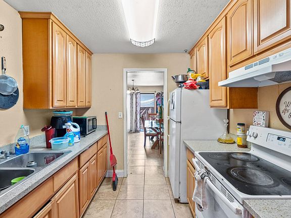 3rd image of 33454 7th St
