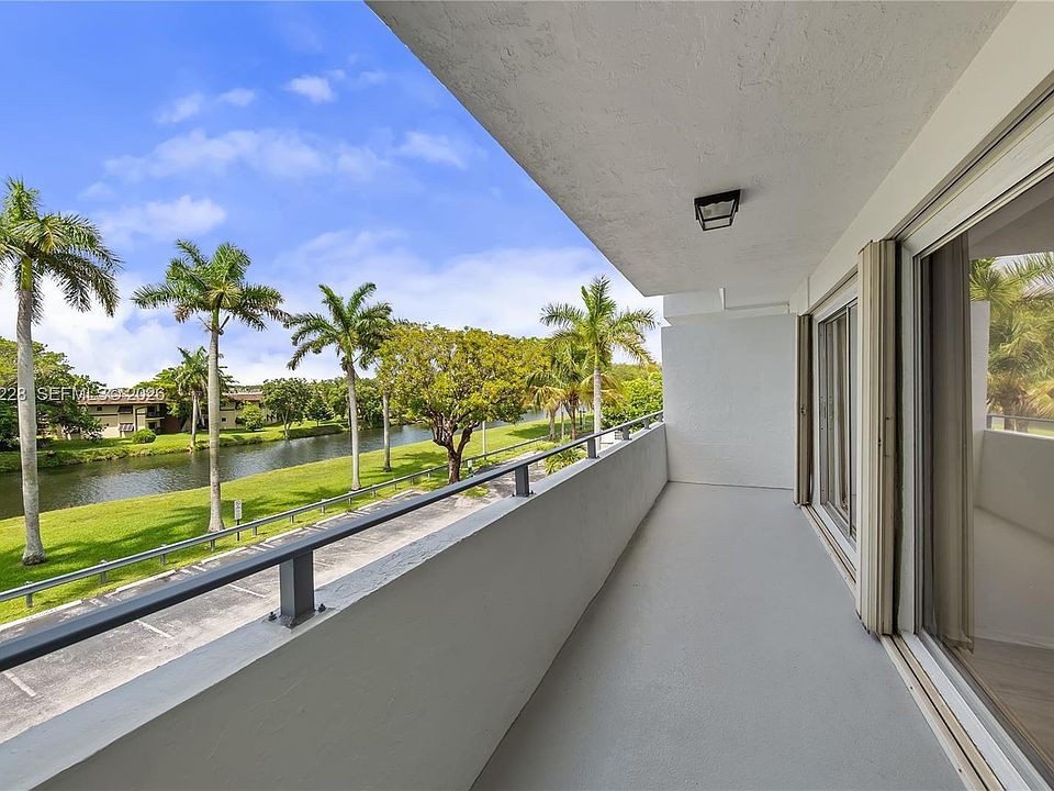 1st image of 7900 Camino Cir APT 303