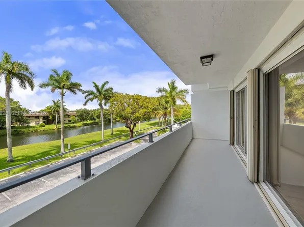 7900 Camino Cir, Miami, FL