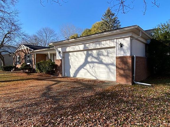 4th image of 5422 Claridge Ln