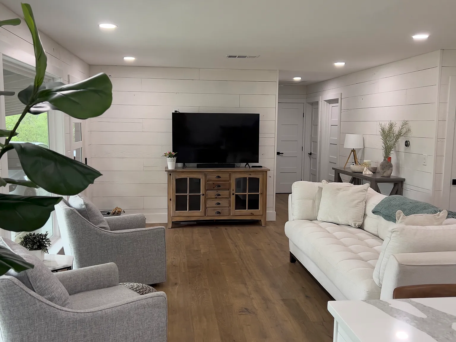3 bed, 1.5 bath, 1344 sqft, $2,400 — Photo 3