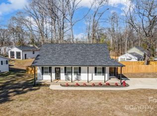 301 Tomberlin Rd, Mount Holly, NC 28120