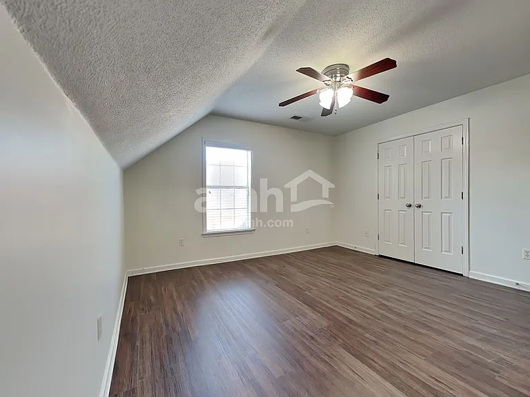 5718 Eagleston Dr — Photo 16