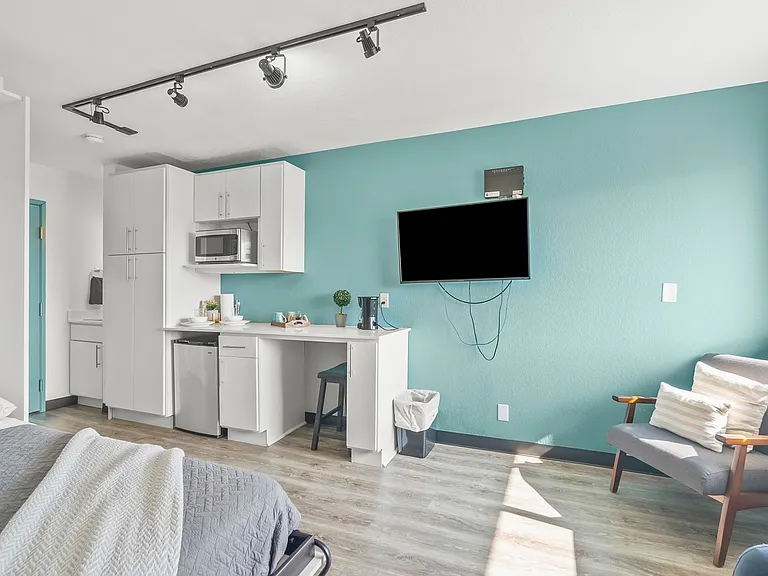 228 Spaces - Furnished Micro-Living Apartments — Photo 15