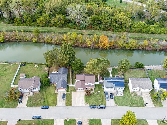 3rd image of 5121 Stacey Dr