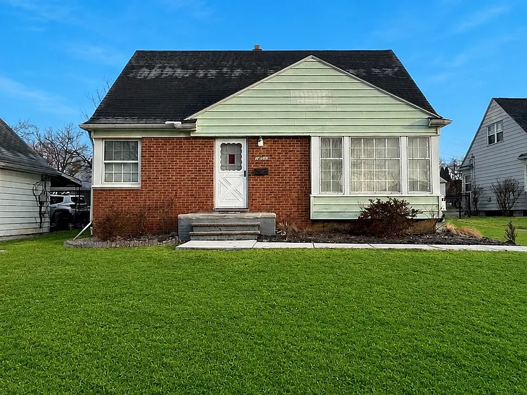 18805 Maple Heights Blvd — Photo 1