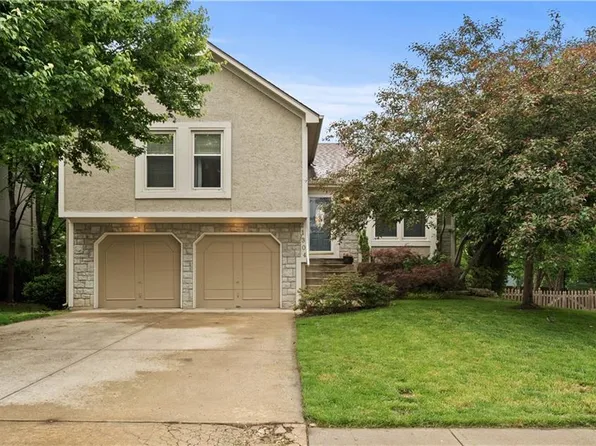 21304 W 56th St, Shawnee, KS 66218