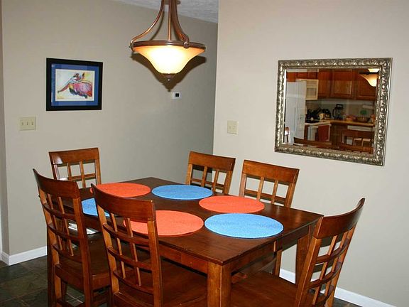 3rd image of 409 Hollybush Ln