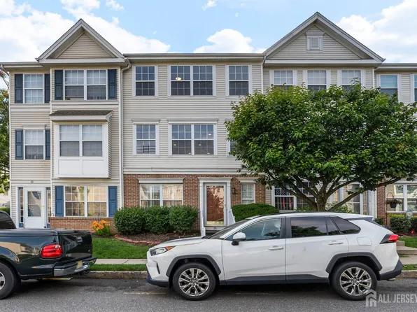 28 Giera Ct, Parlin, NJ 08859