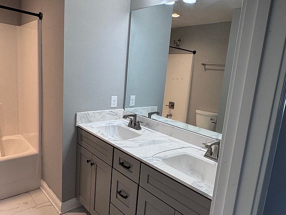 4th image of 207 Goldenrod St