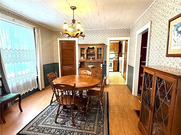 5th image of 65 Perry St