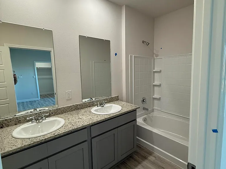 1045 Renova Dr — Photo 8