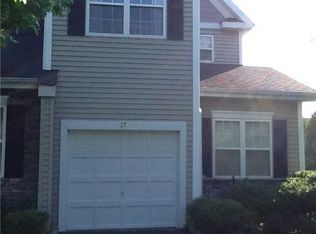 27 Chelsea Dr, Smithtown, NY 11787