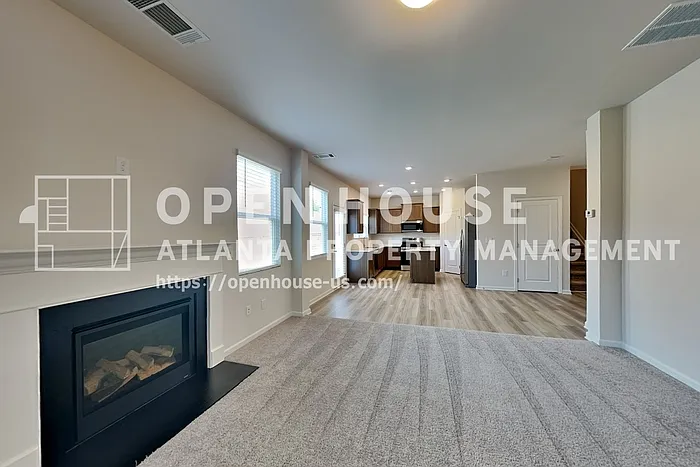 4 bed, 2.5 bath, 1714 sqft, $2,100 — Photo 4