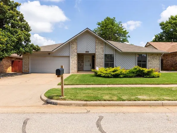 1909 Magnolia Ln, Edmond, OK 73013