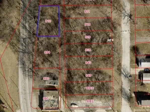 910 S Main St, Decatur, IL 62521