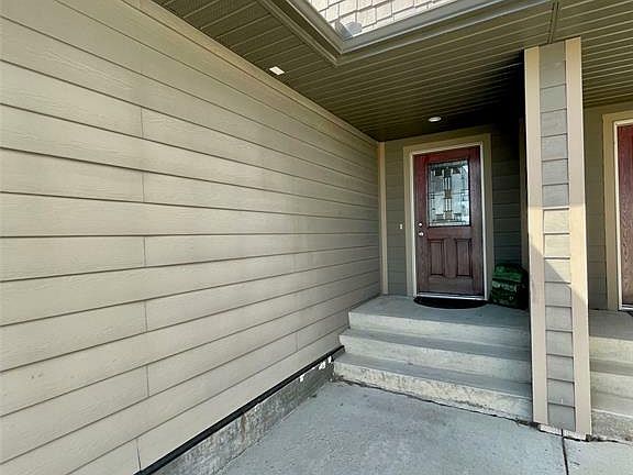 2nd image of 328 Morrison Dr #C