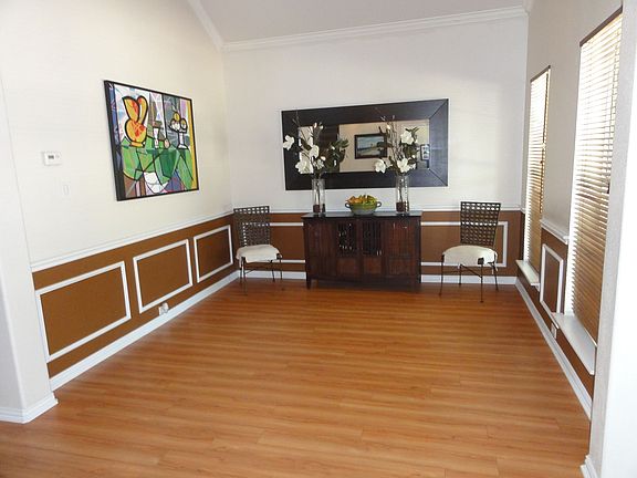 Formal Dining Room 10x11