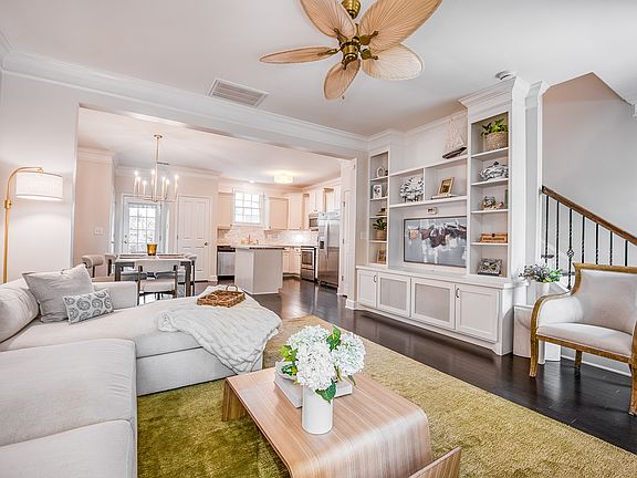 4th image of 1003 Rural Plains Cir