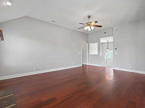 4th image of 575 Press Grove Dr