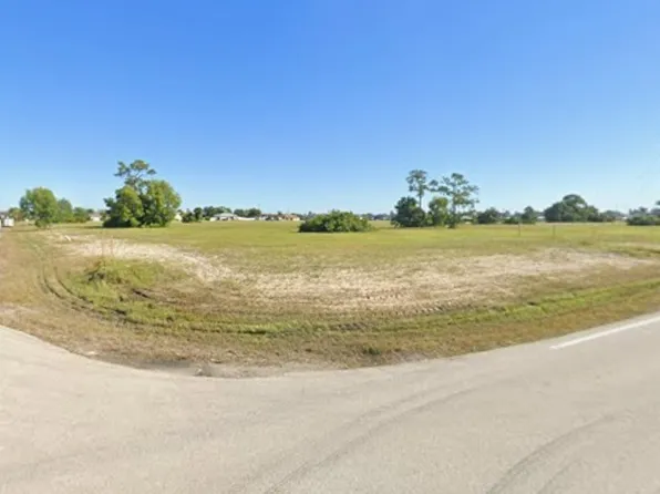 1 NW 17th Pl, Cape Coral, FL 33993