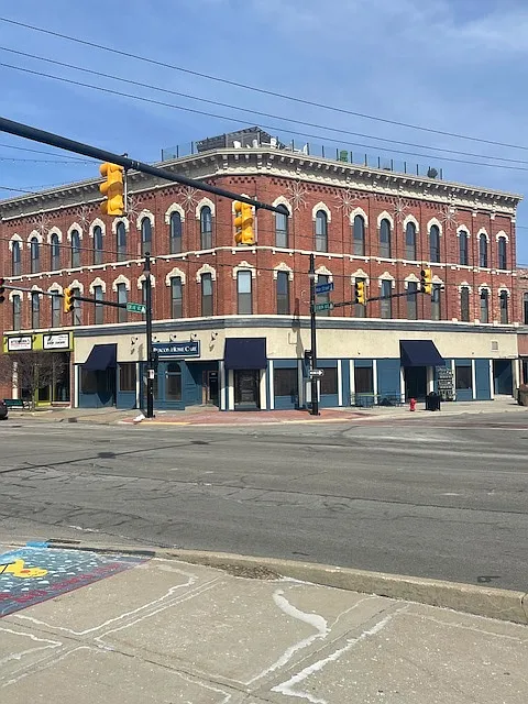 Building Photo - 208 Huron Ave