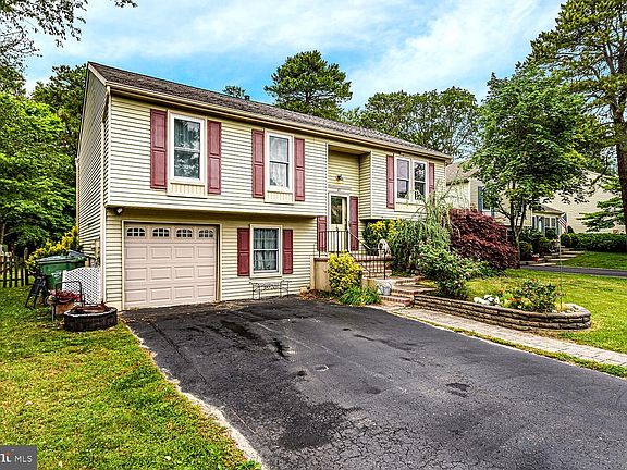 3rd image of 43 Lady Diana Cir