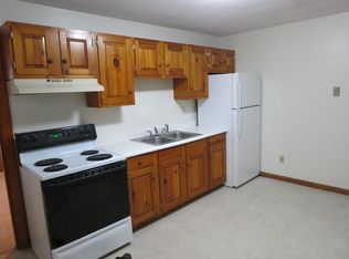 26 Old Millville Rd APT 2, Uxbridge, MA 01569