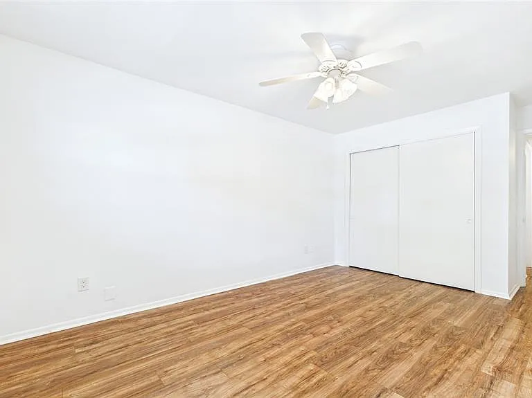 325 Sky Loch Dr W — Photo 19