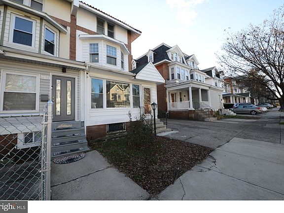 2nd image of 6132 W Oxford St
