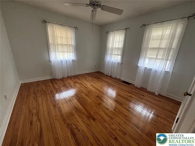 2677 W South St — Photo 10