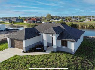 6 NE 6th St, Cape Coral, FL 33909