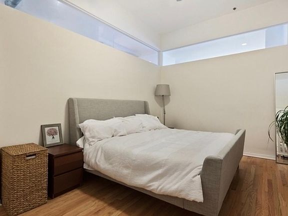 3rd image of 1201 W Wrightwood Ave APT 11