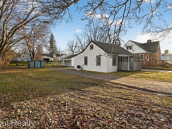 2nd image of 522 E Cavanaugh Rd