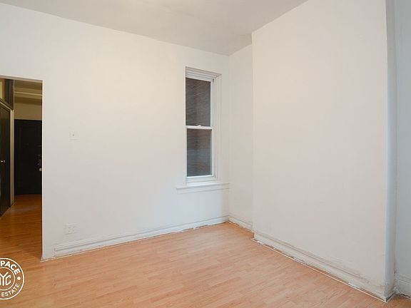3rd image of 793 Franklin Ave APT 1a