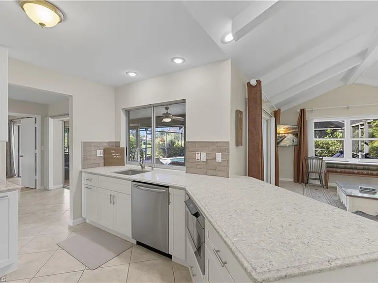 2261 Kings Lake Blvd — Photo 11
