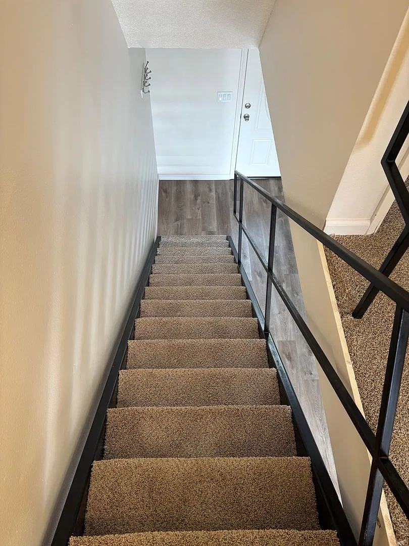 Charming 2 bedroom 1.5 bathroom townhouse located in Tigard — Photo 1
