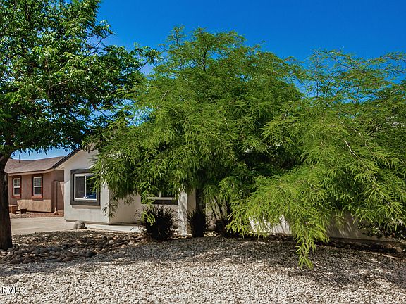 3rd image of 1008 W WATSON Drive