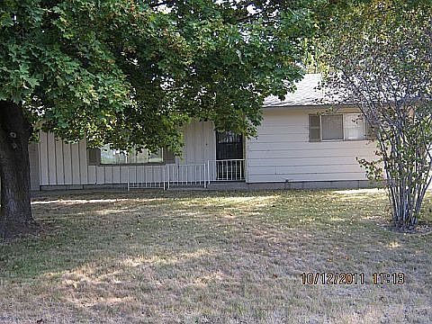 1st image of 184 NE Willow Ave