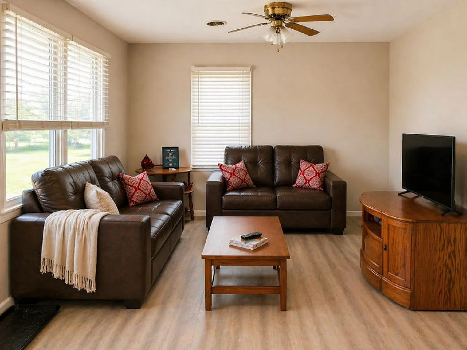 2 bed, 1.0 bath, 742 sqft, $2,195 — Photo 1