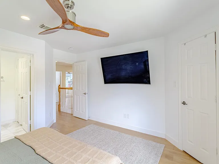 3507 Drummond St — Photo 17