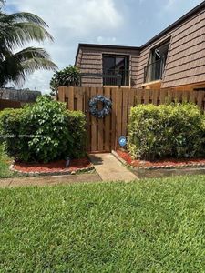 964 Springdale Cir, Palm Springs, FL, 33461