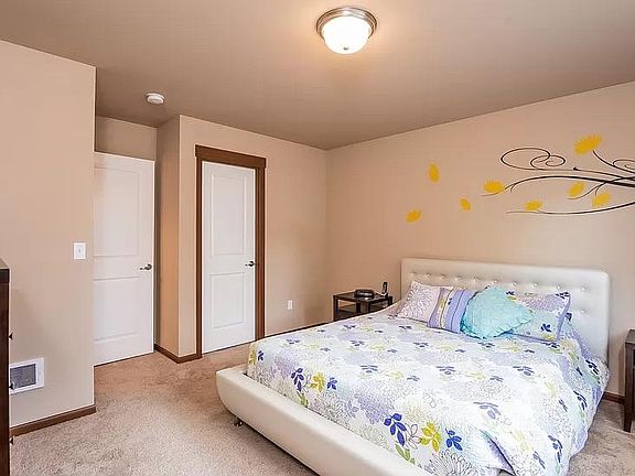 5th image of 5913 212th Pl SW Unit 1