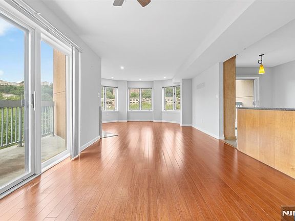 3rd image of 518 Ellery Ct #K518