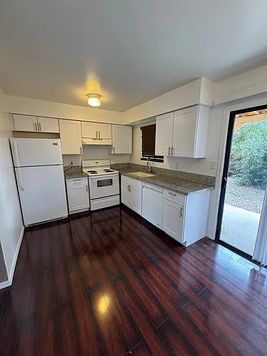 2813 N Mountain Ave Photo 1